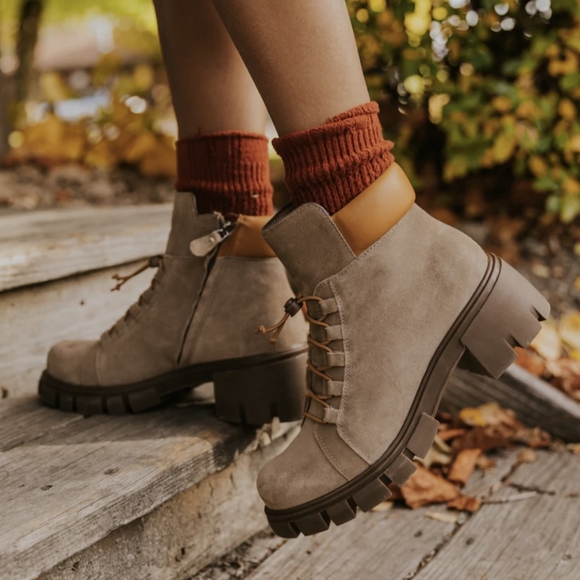 Naked Feet Shoes - Abbott ankle boot leather tab chunky heel NWT 9.5